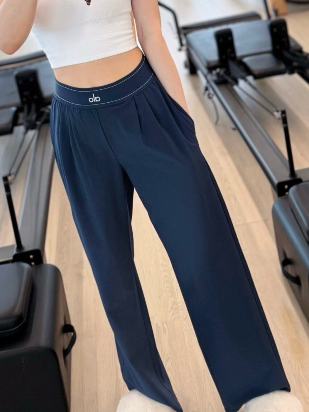 💙ALO Yoga Suit Up Trouser Navy Blue (Regular 30")🙆NWT Versatile wide-leg pants - Picture 2 of 8